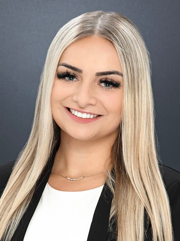 Office Manager, Fanny's Headshot