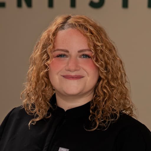 A headshot of Jessica, Dental Assistant